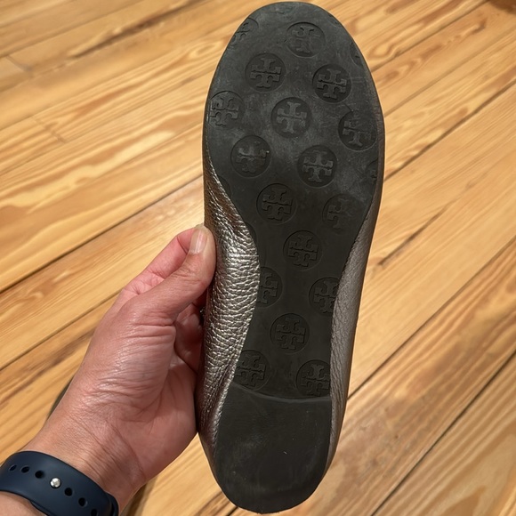 Tory Burch 38 metallic ballerina flat - Picture 7 of 9